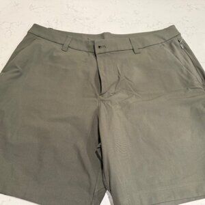 lululemon Men’s Commission Shorts Olive Green Size 33 Stretch